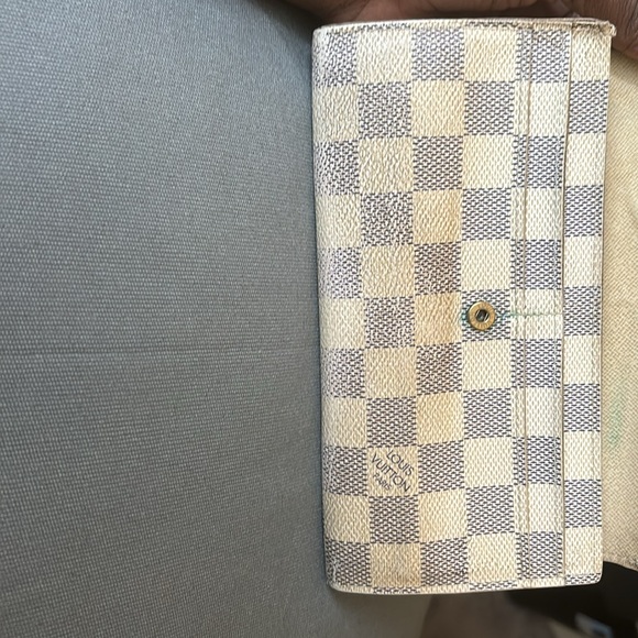 LV Damier wallet - Picture 6 of 8